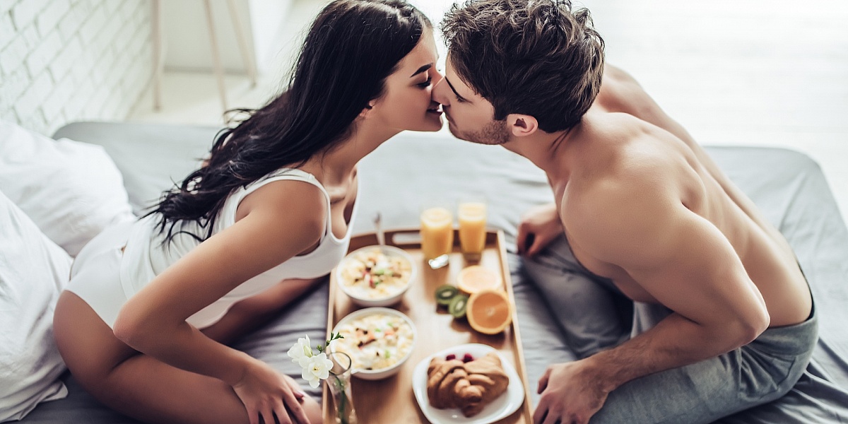 Было лень готовить завтрак - решила соблазнить мужа на секс