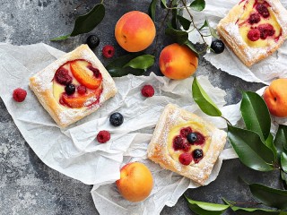 Rompicapo «Apricots and berries»