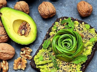 Пазл «Avocado and nuts»