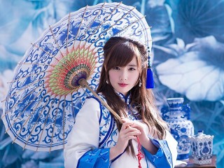 Пазл «Азиатка с зонтом»