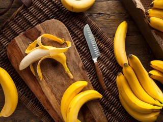 Jigsaw Puzzle «Bananas and a knife»