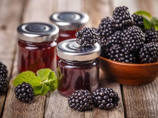 Jigsaw Puzzle «Jars with blackberries»