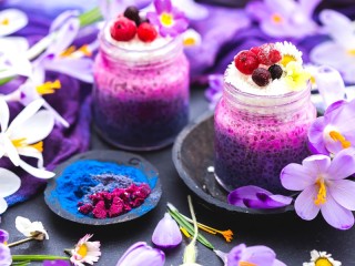 Slagalica «Jars with berries»