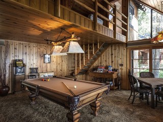 Jigsaw Puzzle «Billiard in summer cottage»