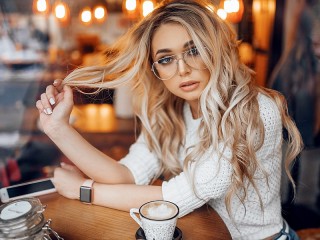 パズル «Blonde in glasses»