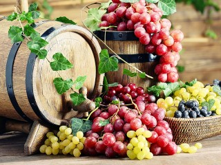 Zagadka «Grapes and barrels»