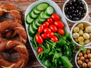 Jigsaw Puzzle «Bagels and vegetables»