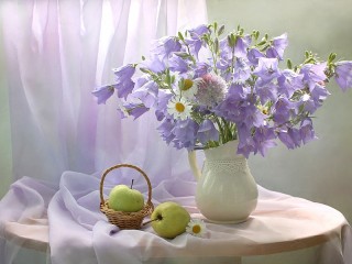 Jigsaw Puzzle «Bunch of bell-flowers»