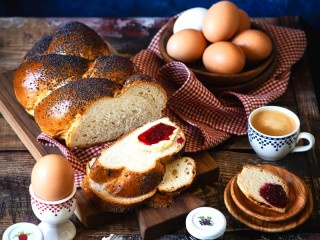 Jigsaw Puzzle «Roll with poppy seeds and jam»