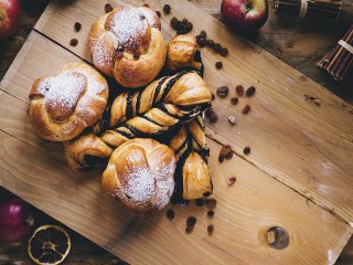 Jigsaw Puzzle «Bread and puffs»