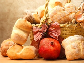 Jigsaw Puzzle «Buns in a basket»