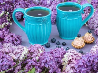 Quebra-cabeça «Tea with lilac»