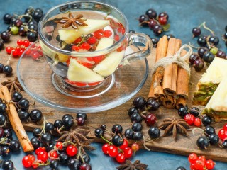 Bulmaca «Cup with berries»