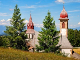 Слагалица «Chapel on the hill»