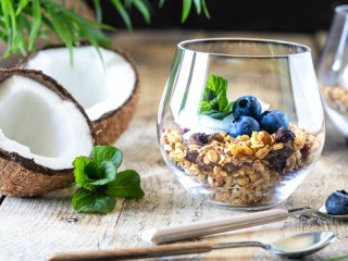 Jigsaw Puzzle «Blueberries with muesli»
