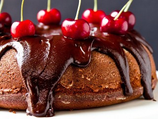 Jigsaw Puzzle «Cherries on a Cake»