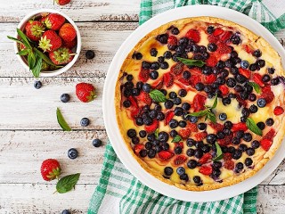 Jigsaw Puzzle «Cheesecake and strawberries»