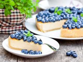 Jigsaw Puzzle «Cheesecake with berries»