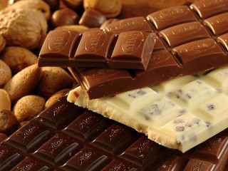 Jigsaw Puzzle «Chocolate and Nuts»