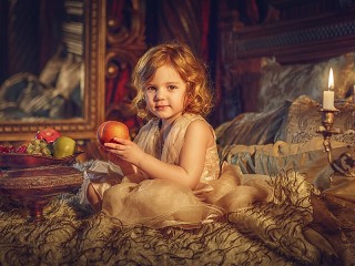 Jigsaw Puzzle «The girl with the peach»