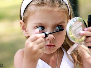 Zagadka «girl with a mirror»