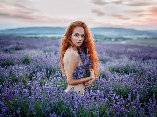 Rompecabezas «Girl and lavender»