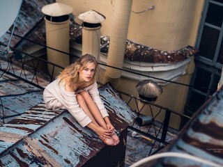 Jigsaw Puzzle «The girl on the roof»