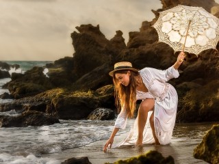 Jigsaw Puzzle «Girl with umbrella»