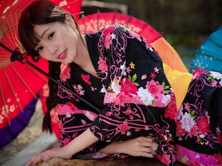 Puzzle «Girl in kimono»
