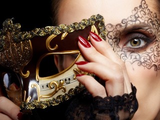 Puzzle «Girl in mask»