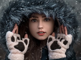 Jigsaw Puzzle «Girl in fur»