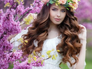 Jigsaw Puzzle «Girl in a wreath»