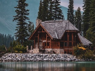 Пазл «Дом на берегу озера»