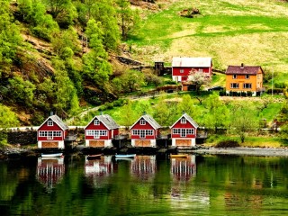 Rätsel «Houses by the water»
