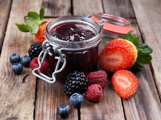 Jigsaw Puzzle «Jam and berries»