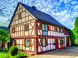 Puzzle «Half-timbered house»