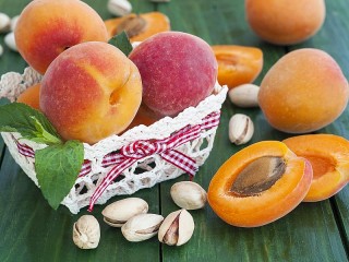 Jigsaw Puzzle «Fruit and nuts»