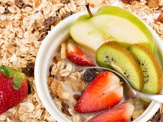 Jigsaw Puzzle «Fruit with oatmeal»