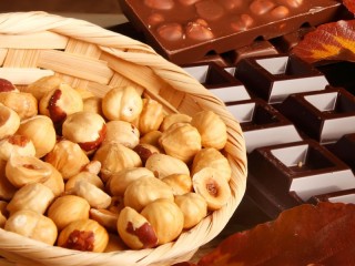 Пазл «Hazelnuts with chocolate»