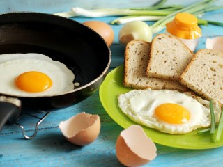 Puzzle «Fried eggs bread onions»