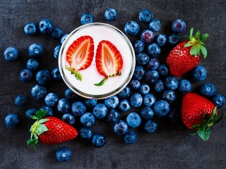 Слагалица «Blueberries and strawberries»