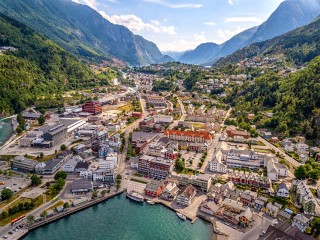 Jigsaw Puzzle «City by the fjord»