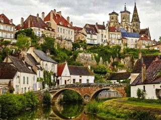 Quebra-cabeça «City in Burgundy»