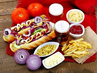 Jigsaw Puzzle «Hot dogs and beer»