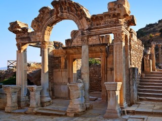 Пазл «Храм Адриана»