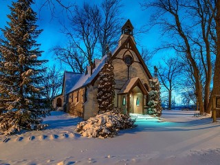 Puzzle «Temple at winter evening»