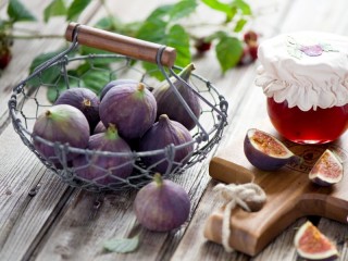 Jigsaw Puzzle «figs»