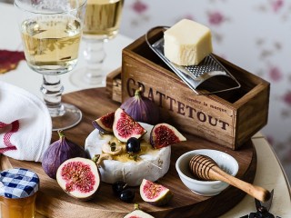 Jigsaw Puzzle «Figs and cheese»