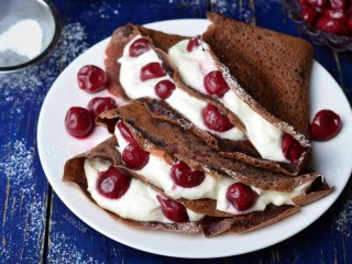 Jigsaw Puzzle «Cocoa pancakes with cherries»