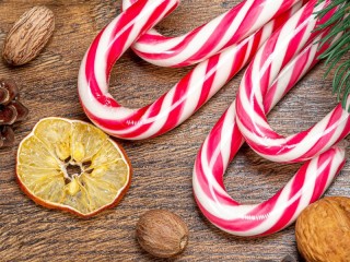 Jigsaw Puzzle «Candy canes»